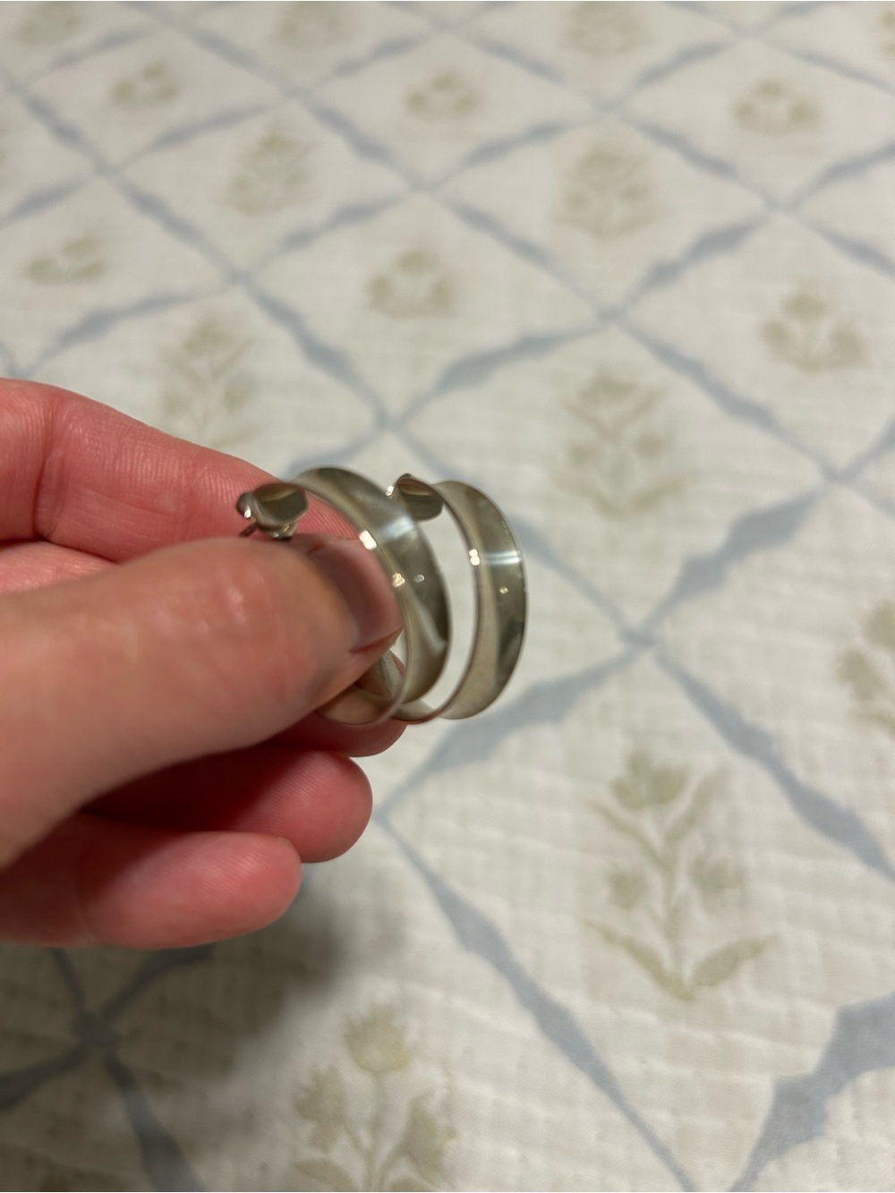 James Avery Bold Silver Hoop Earrings - size medium - Picture 5 of 6
